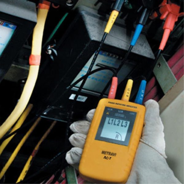 Using the Metravi AC-7 Phase Rotation Indicator