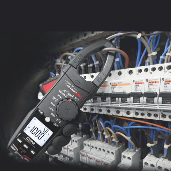 Metravi Pro Uniks C128 AC DC Clamp Meter carries out TRMS measurements of voltage up to 1000V AC DC