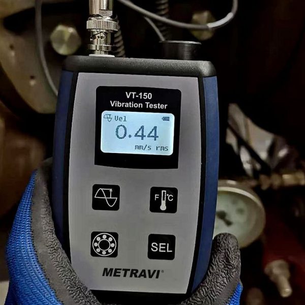 Metravi VT-150 Vibration Tester with Bearing Condition Analyser has a easy to view backlit screen